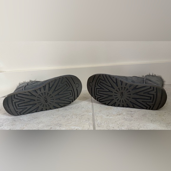 UGG Women's Bailey Button Boots - Picture 9 of 10
